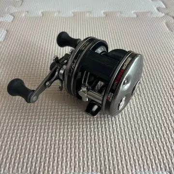 아부 가르시아 앰버서더 4600C 행크 후드티 모델