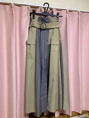 퍼퍼 비대칭 턱 스커트