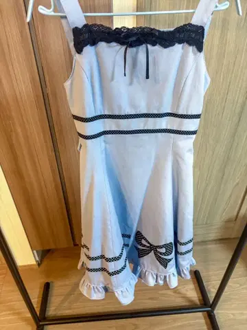 Innocent World 리본 아플리케 JSK