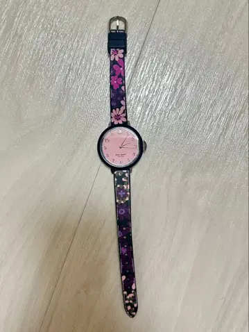 kate spade 꽃무늬 손목시계 상자 없음