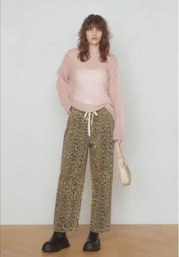 [ 가격 대폭 인하 ] 시루무린 canvas 턱 팬츠 레오파드