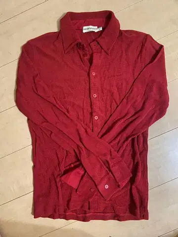 EMPORIO ARMANI 빨간색 니트 셔츠 L 사이즈