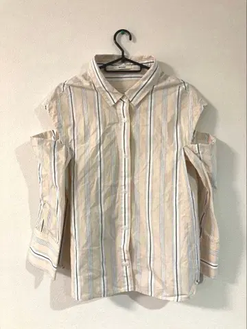 snidel 숄더 슬릿 셔츠 F 사이즈