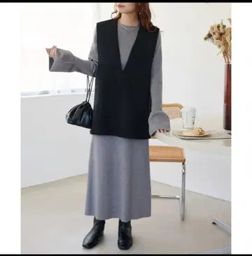 디스코트 그레이 니트 V넥 셋업