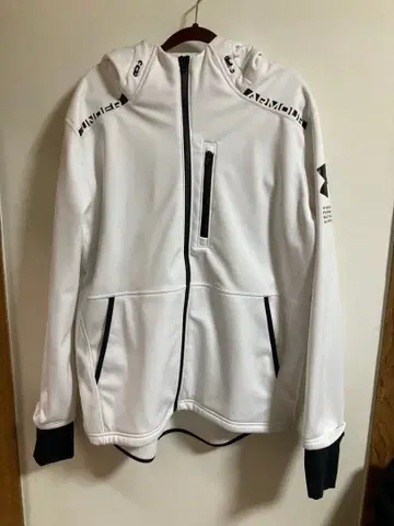 언더아머 WARMUP 후드 부착 후드티 화이트