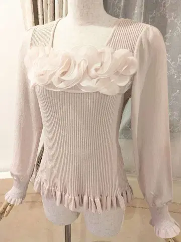 투 비 시크 상의 3 쉬폰 프릴 연한 핑크 베이지