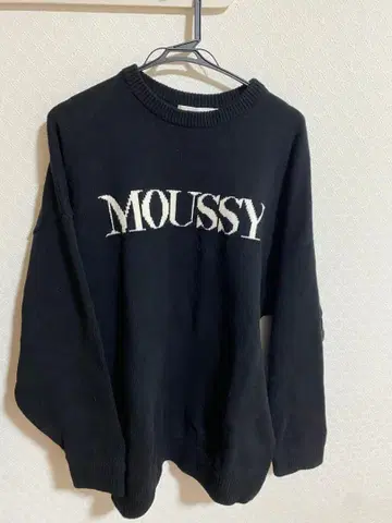 MOUSSY 블랙 니트 스웨터 로고
