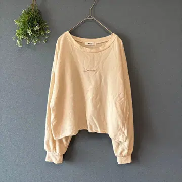 위고 [F] 어른 내추럴 미니 영문 로고 자수 얇은 소재 숏 기장 맨투맨