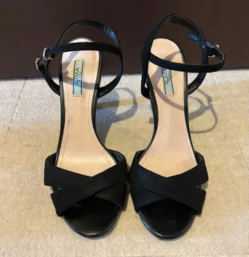 블랙 스트랩 샌들 힐 8cm