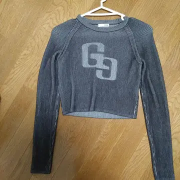 GYDA 스트라이프 크롭 긴팔 상의