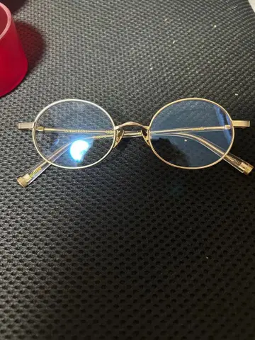 골드 라운드 프레임 안경과 케이스 코카콜라 도수 없음 한국