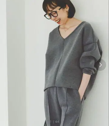 본딩 맨투맨 풀오버 [ & ] RITA 리타