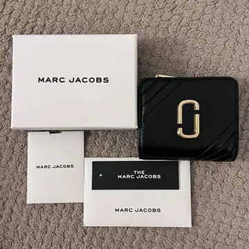 상태 좋음! MARC JACOBS 블랙 가죽 접이식 지갑/블랙