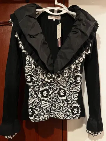 Super Beauty 긴팔 프릴 가디건 블랙 사이즈 40