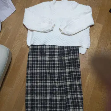 화이트 니트 긴팔 체크 스커트