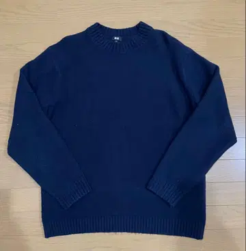 유니클로 수플레얀 크루넥 스웨터