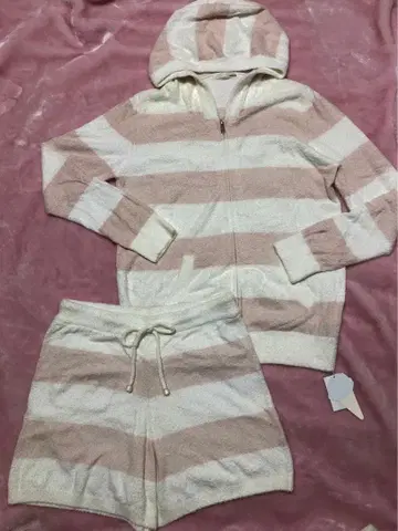 새상품 하자 있음 젤라또피케 룸웨어 상하의 세트.