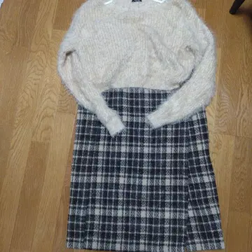 ANGELINA 베이지 체크 타이트 스커트