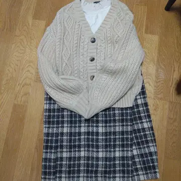 w closet 베이지 케이블 니트 가디건 L