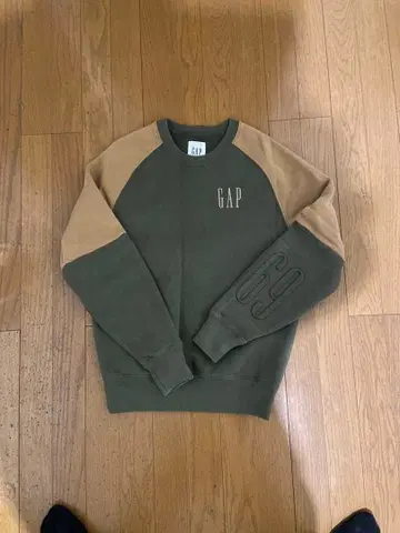 최종 가격 인하 GAP 올리브 그린 트레이닝복 XXS