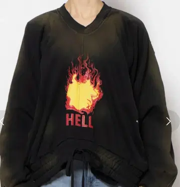 Botter 2024AW 변형 맨투맨 hell