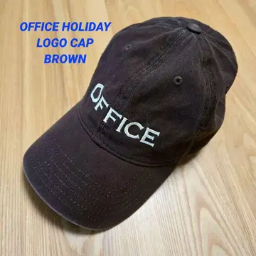 OFFICE HOLIDAY 로고 캡 브라운
