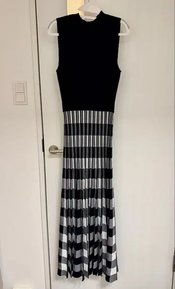 슬리브리스 롱 니트 원피스 사이즈 36