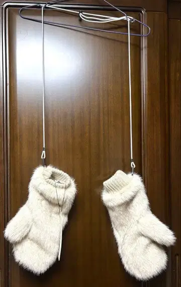 스트랩 포함 퍼 미튼 장갑