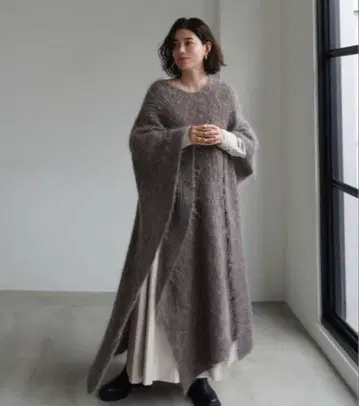 모헤어 혼방 그레이 V넥 판초