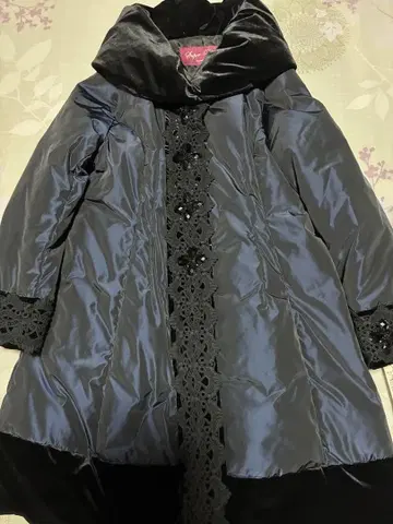 다운 코트 (네이비 광택 있음)