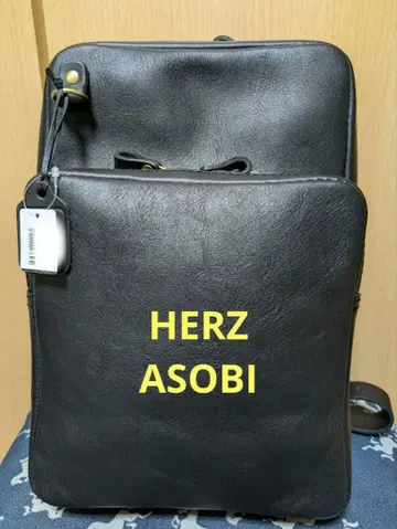 [ 택 포함 미사용 ] HERZ 헬츠 스퀘어 바디백 ASOBI