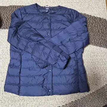 유니클로 울트라 라이트 노카라 다운 자켓 XL