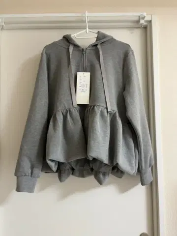 고베 레터스 푸치레 페플럼 후드티 미사용 새상품