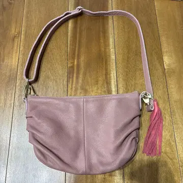 핑크 가죽 숄더백 태슬 포함