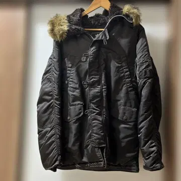 ALPHA INDUSTRIES 다크 브라운 밀리터리 퍼 자켓