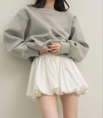 NEUNA 새틴 벌룬 미니 스커트