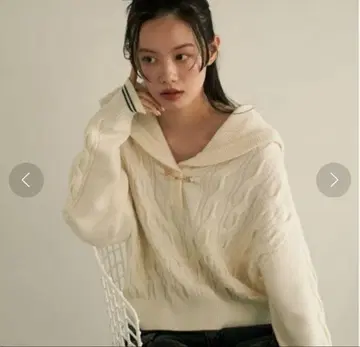 릴리 브라운 LILY BROWN 세일러 칼라 니트 상의