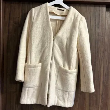 BARNYARDSTORM 아이보리 노카라 코트 복슬복슬