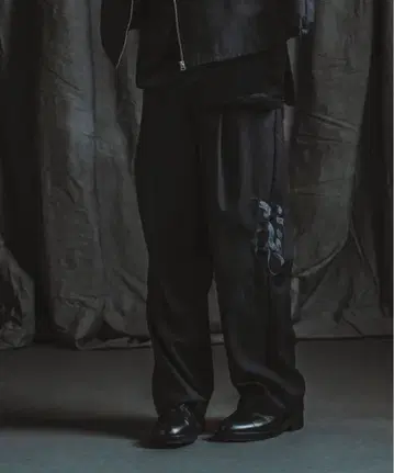 NO ID 이지 와이드 수베니어 트라우저