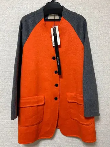 새상품 이번 시즌 완판템 에이미 로우 컬러 블록 리버 코트 오렌지