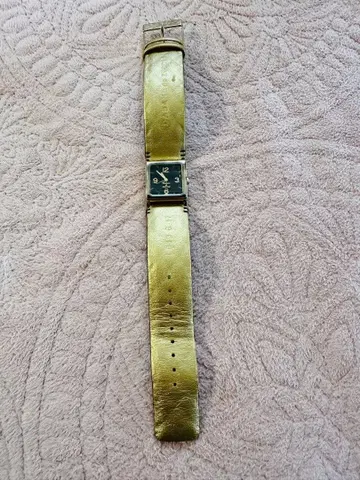 골드 가죽 스퀘어 손목시계