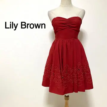 Lily Brown 레드 컬러 꽃무늬 자수 오프숄더 드레스