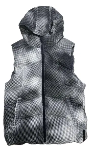 아르마니 익스체인지 다운 베스트 시착만 한 상품의 거의 새상품 M 사이즈