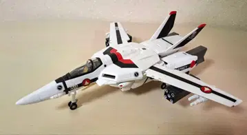 야마토 1/60 초시공 요새 마크로스 VF-1A 발키리 이치죠 테루기