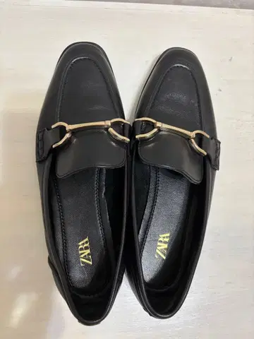 ZARA 블랙 가죽 로퍼 비트 로퍼