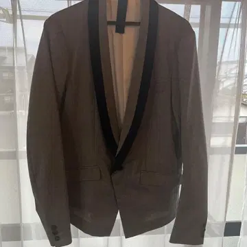 그레이 테일러드 자켓 블랙 옷깃