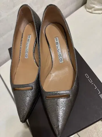 PELLICO 메탈릭 그레이 펌프스 37