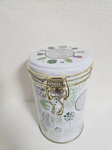 오사카 간사이 만박 EXPO 2025 미야쿠미야쿠 피낭시에 빈 캔