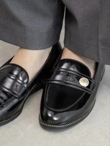 란다 우천 겸용 모노그램 부품 로퍼 신발 25년 11월 구매