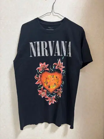 NIRVANA 티셔츠